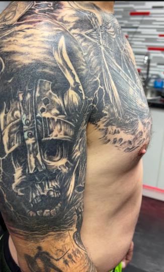 Viking skull shoulder